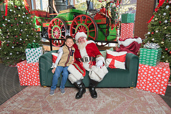 The Charleston Santa 2024-Dec1-0884