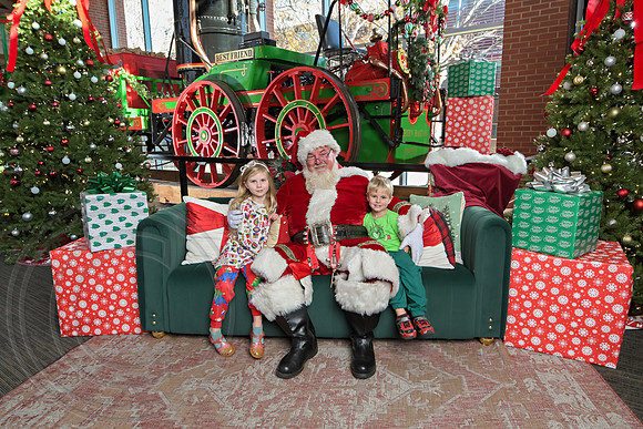 The Charleston Santa 2024-Dec14-2392