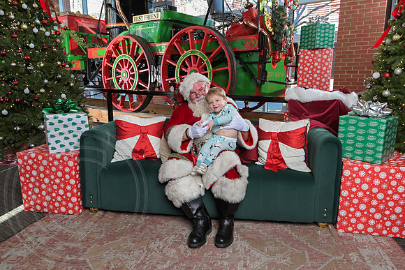The Charleston Santa 2024-Dec22-4025