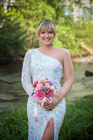 RKPhoto-2024-FallsPark-PromPics-69