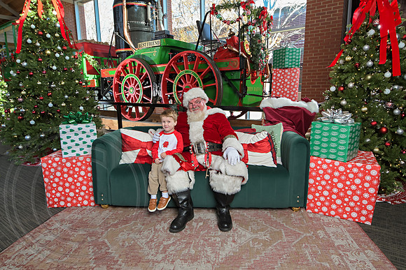 The Charleston Santa 2024-Dec14-2377