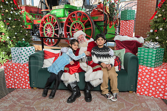 The Charleston Santa 2024-Dec15-3023