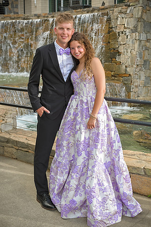 RKPhoto-2024-FallsPark-PromPics-84