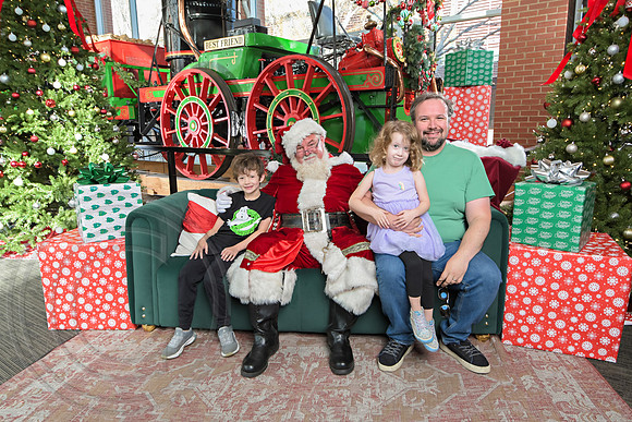 The Charleston Santa 2024-Dec15-3061
