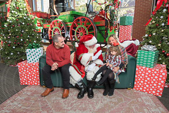 The Charleston Santa 2024-Dec1-0926