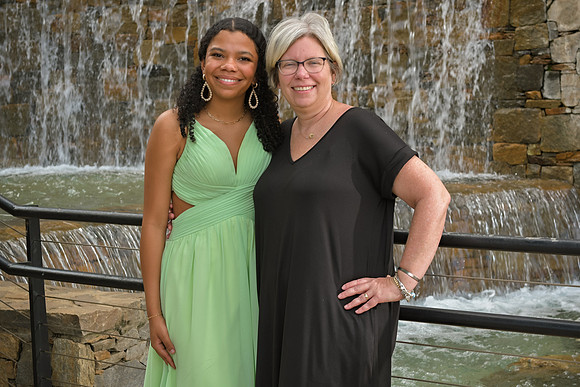 RKPhoto-2024-FallsPark-PromPics-125