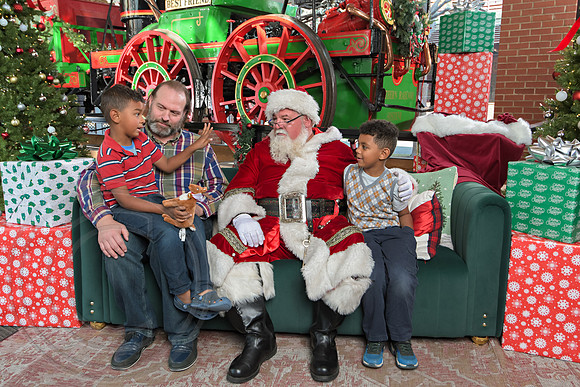The Charleston Santa 2024-Dec15-3014