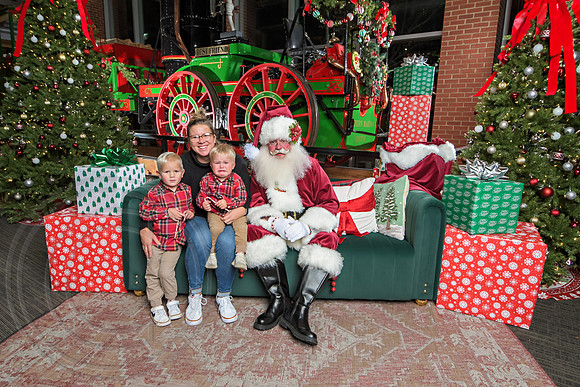 The Charleston Santa 2024-Dec3-1241