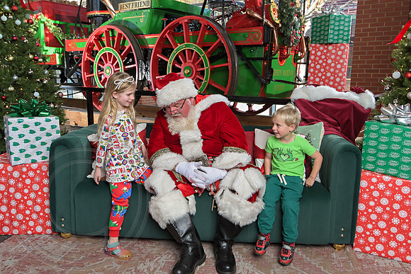 The Charleston Santa 2024-Dec14-2399