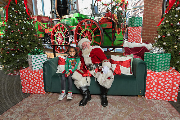 The Charleston Santa 2024-Dec22-3952