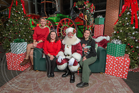 The Charleston Santa 2024-Dec10-2338