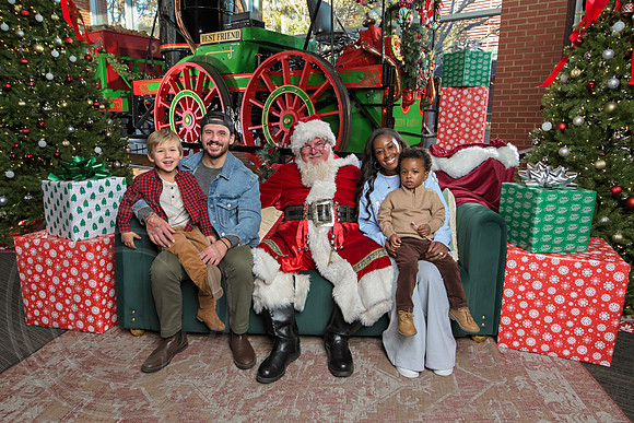 The Charleston Santa 2024-Dec7-1768