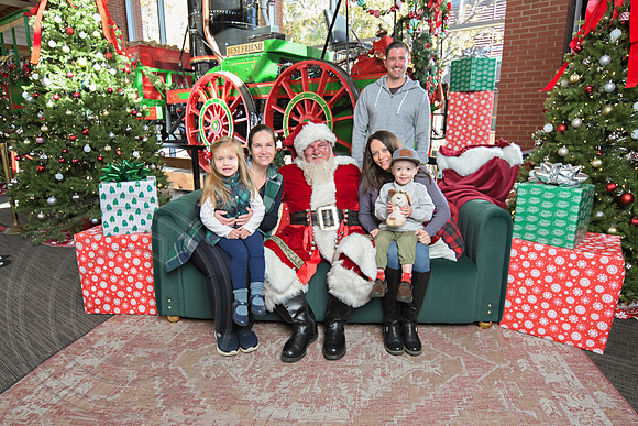 The Charleston Santa 2024-Dec1-0956