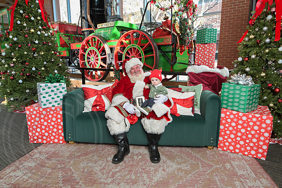 The Charleston Santa 2024-Dec14-2533