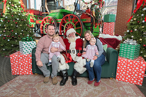 The Charleston Santa 2024-Dec15-2850