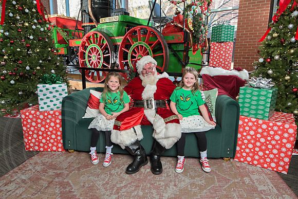 The Charleston Santa 2024-Dec15-3069