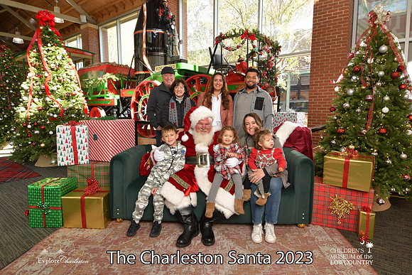 TheCharlestonSanta-11-25-23-343