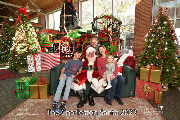 TheCharlestonSanta-11-25-23-346