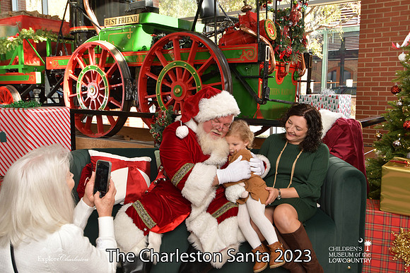 TheCharlestonSanta-11-25-23-356