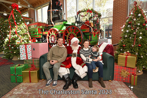 TheCharlestonSanta-11-25-23-360