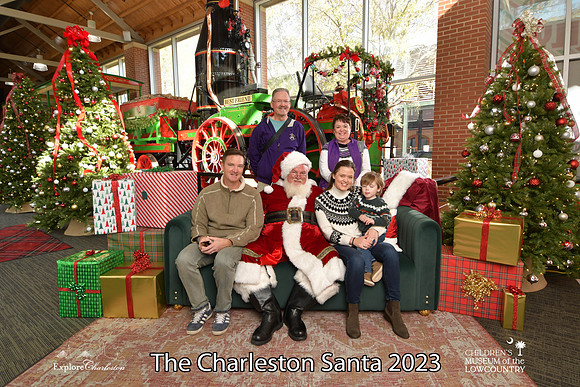 TheCharlestonSanta-11-25-23-361