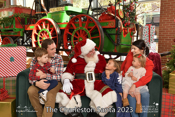 TheCharlestonSanta-11-25-23-369