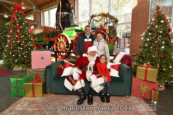 TheCharlestonSanta-11-25-23-383