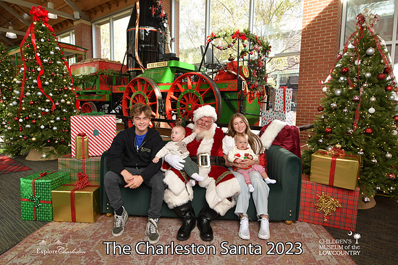 TheCharlestonSanta-11-25-23-393