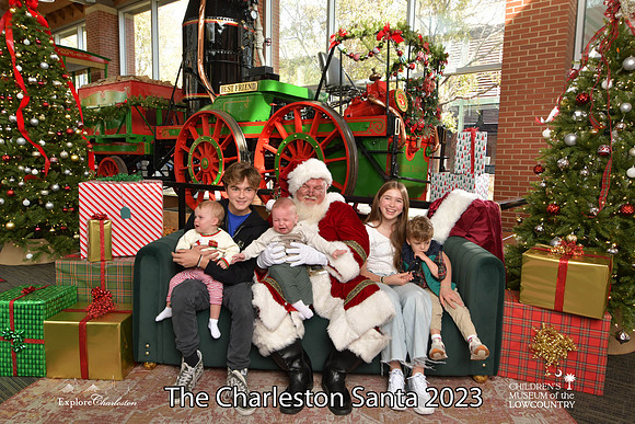 TheCharlestonSanta-11-25-23-399