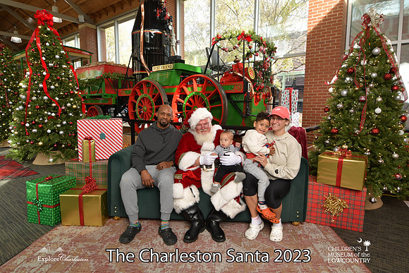 TheCharlestonSanta-11-25-23-408