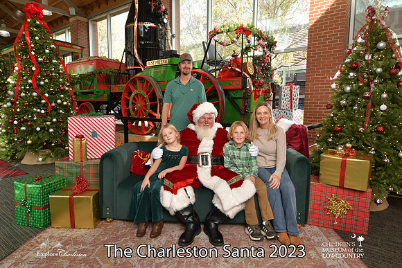 TheCharlestonSanta-11-25-23-410