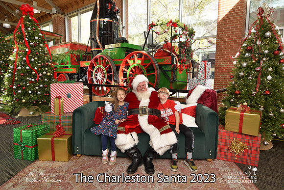 TheCharlestonSanta-11-25-23-414