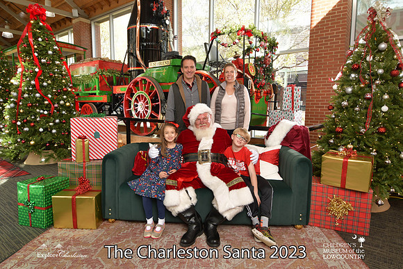 TheCharlestonSanta-11-25-23-415