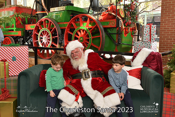 TheCharlestonSanta-11-25-23-424