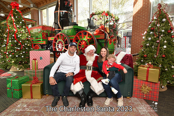 TheCharlestonSanta-11-25-23-425
