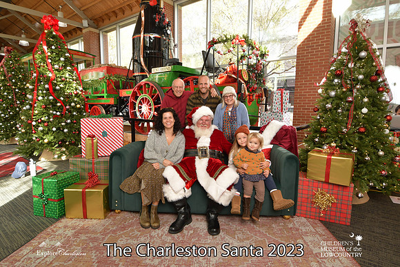 TheCharlestonSanta-11-25-23-429