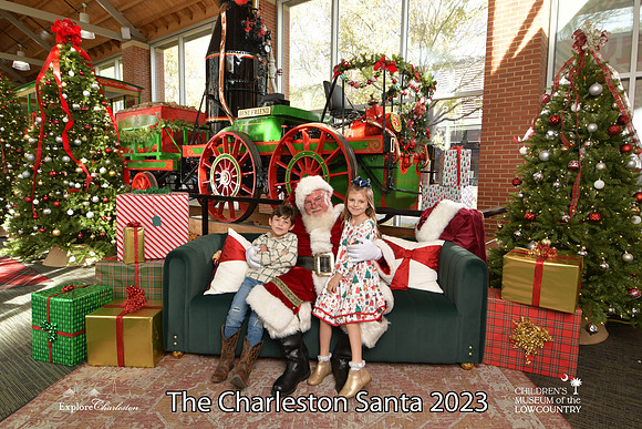 TheCharlestonSanta-11-25-23-430