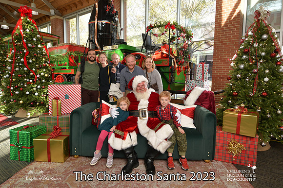 TheCharlestonSanta-11-25-23-439