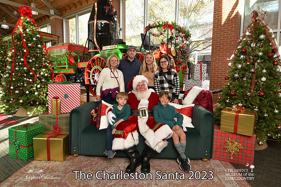 TheCharlestonSanta-11-25-23-443