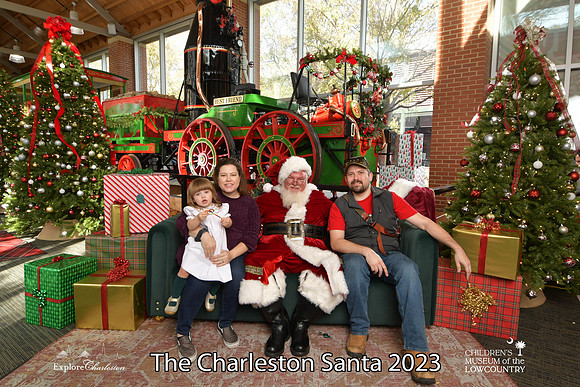 TheCharlestonSanta-11-25-23-446
