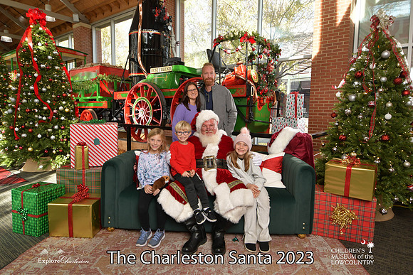 TheCharlestonSanta-11-25-23-448