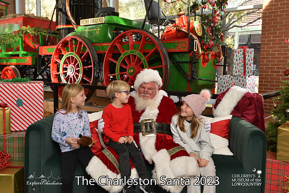 TheCharlestonSanta-11-25-23-449