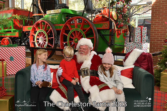 TheCharlestonSanta-11-25-23-450