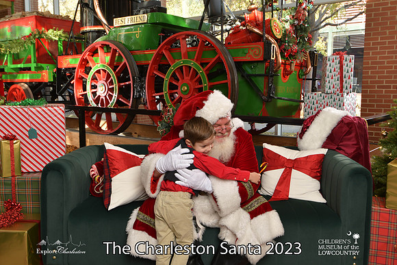TheCharlestonSanta-11-25-23-460