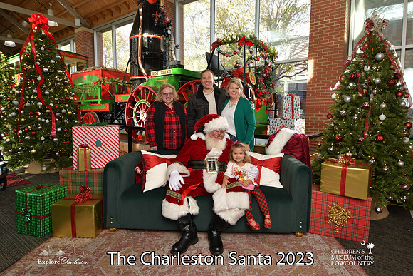TheCharlestonSanta-11-25-23-467