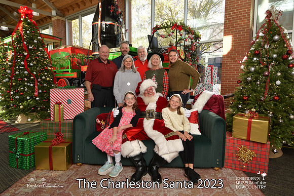 TheCharlestonSanta-11-25-23-471