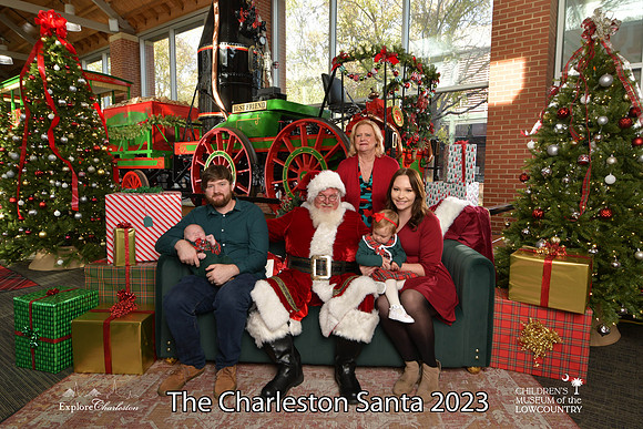 TheCharlestonSanta-11-25-23-475