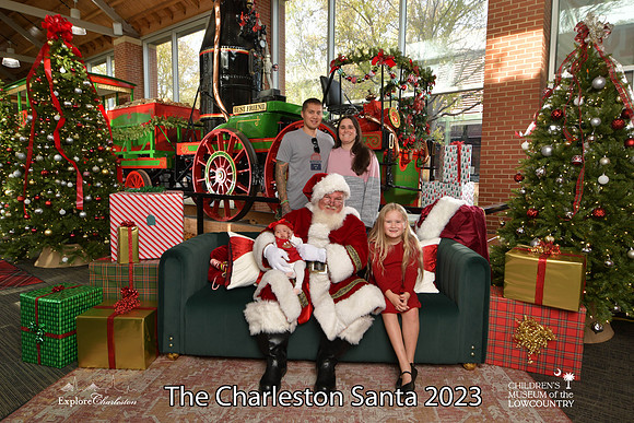 TheCharlestonSanta-11-25-23-489