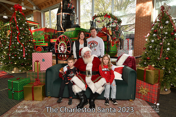 TheCharlestonSanta-11-25-23-498