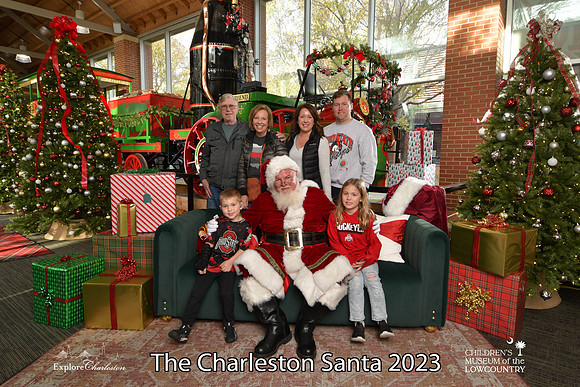 TheCharlestonSanta-11-25-23-499